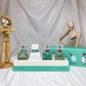 💹55✍️普通版本，蒂芙尼钻石香水中样香水四件套4*30ml，包含：热情香水，钻石同名，雪球，女士香氛，