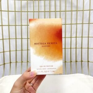 💹55✍️专柜版本
宝缇嘉蝶家幻境女士香水75ml🔜‣BOTTEGA VENETA宝缇嘉illusione 葆蝶家 BV / 宝缇嘉 ILLUSIONE  蝶家幻境女士香水75ml香调:木质花香调，前调:香柠檬黑加仑，中调:橙花无花果叶，后调:零陵香豆橄棪树，属性:女香，标签:柑橘绿叶木香浓郁白色花💢