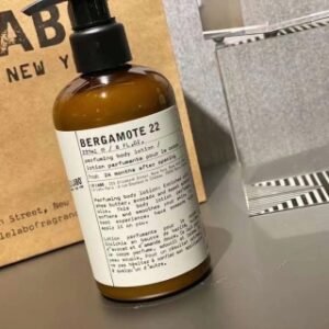 💹55✍🏻专柜版，
实验室身体乳237ml！味道：22-29-31-33。
