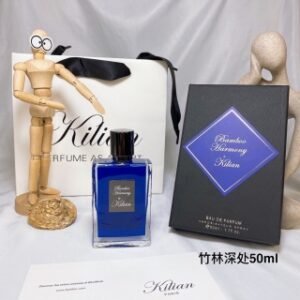 💹50✍️专柜版本
克利安香水50ml！味道：直达天堂，竹林深处，爱的漩涡，黑幽灵，极致女孩，瑰木沉香，好女孩变坏，春宵一刻，爱别害羞，轻吻玫瑰，无法停止爱你，玫瑰沉香！