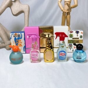 💹50✍️专柜版本
梦仙奴香水小样5ml五件套！5ml×5。内含：粉色清洁剂，蓝色清洁剂，金色清洁剂，纯真女士，爱恋爱女士。