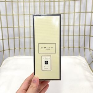 💹35✍️专柜版本
祖马龙香水 30ml,蓝风铃,英国梨与小苍兰,鼠尾草与海盐,杏桃花与蜂蜜,橙花,青柠,黑莓,牡丹!