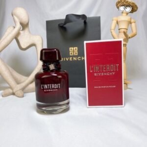 💹50✍️专柜版本
纪梵希 Givenchy 21年新款红色心无禁忌迷红浓香水80ml 
前调:血橙、生姜
中调:莉、晚香玉
后调:香根草、广藿香、麝香