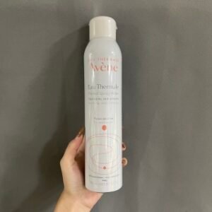 💹25✍️专柜版本
雅漾补水喷雾300ml🔜实拍📸到货❗️法国的温泉水全球有名!雅漾大喷300ml,补水镇静晒后修复。最实惠最亲民的一款喷雾,上班族办公室里面对空调久了,肌肤难免干燥,雅漾一喷💦让肌肤舒缓,瞬间补水‼️敏感肌肤的救星 ,过敏的时候什么都不能用,肌肤干巴巴的,但是雅漾可以用,修复过敏,缓和红肿💢