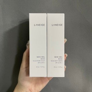 💹18✍️专柜版本,
老版 兰芝隔离30ml🔜实拍📸现货✔2️⃣色:紫色#绿色#👉兰芝隔离一直是销量明星,一定要备一个。🍀绿色:修饰泛红肌肤,使用后肤色白皙细嫩,晶莹剔透。适合偏暗或有雀斑、红血丝、痘痘的肌肤。🎀紫色:适合暗哑肌,能够打造健康自然的肤色,提亮色泽,修正暗哑肌肤色,是一款具有很强的修正能力的隔离霜💢