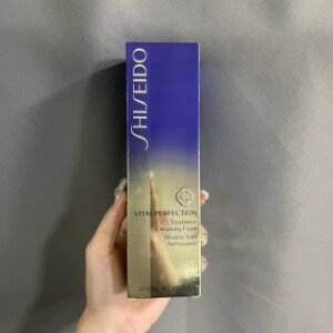 💹30✍🏻专柜版，
资生堂悦薇洗面奶125ml🔜实拍📸现货❗️资生堂悦薇洗面奶125ml✔悦微洁面乳❗️推荐给你们一个超级好用的洗面奶！🇯🇵网评说比cpb还要好用！除了补水保湿，去黄，淡化色斑，最重要还有抗皱抗衰老效果👍Shiseido 资生堂 悦薇珀翡焕活洁面膏125ml，清爽清洁后，肌肤如丝般柔滑❤️温和的洁面膏，奶油般绵软的泡沫，添加Shiseido不饱和脂肪酸吸附成分，能够带走污垢，清洁面部肌肤，减少肌肤粗硬✔️肌肤留下滋润的同时，拥有洁净的清爽感💢