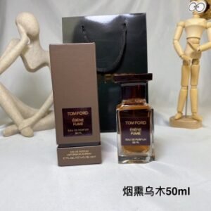💹50✍️专柜版本，同价50ml  100ml
Tf香水烟熏乌木50ml
Tf香水烟熏乌木100ml