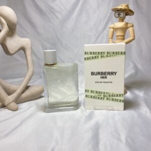 💹50✍️专柜版本
巴宝莉博柏利Burberry新香her花与她软糖果漾淡香水EDT 100ml

2022年新香~
前调:梨子 黑加仑 草莓粉红胡椒
中调:玫瑰牡丹铃兰忍冬
后调:麝香雪松
