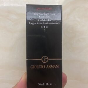 💹25✍🏻专柜版,
阿玛尼红标权力粉底液30ml 色号 2-3-4
阿玛尼蓝标大师粉底液30ml 色号 2-3