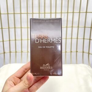 💹45✍️经典大地，50-100ml 同价
💹55✍️银色大地
专柜版本，爱马仕大地系列香水！经典大地50ml，100ml，银色大地100ml。