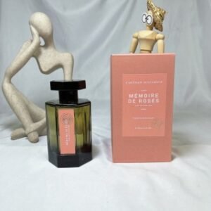 💹50✍️专柜版本
阿蒂仙香水限量版100ml！味道：玫瑰追忆，卡马格颂歌！