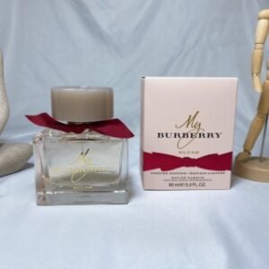 💹50✍️专柜版本
下单备注: 红my
博柏利My Burberry Blush我的巴宝莉2020 限量版红丝带花之绯浓香水90ml

香调：花香调
前调：柠檬 石榴
中调：玫瑰 苹果 老鹳草
后调：茉莉 紫藤
属性：女香
调香师：Francis Kurkdjian
标签：花香 清新辛辣 果香 玫瑰 清新