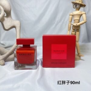 💹60✍️专柜版本
NARCISO RODRIGUEZ /纳西素红胖子同名红色 Rouge 女士香水 EDP 90ml

红瓶浓香水EDP
香调:木质花香调
前调:桂花/橙花/香柠檬
中调:麝香/琥珀
后调:香根草/香草/广藿香
属性:女香