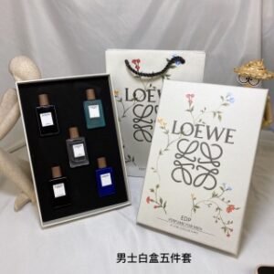 💹55✍️专柜版本
罗意威香水小样7.5ml五件套！白盒味道：经典男士，无名英雄，黑色圆舞曲EDP，第七乐章，活力男士，粉盒味道：经典女士，奇迹天光，珊瑚海，独奏宣言，光之缪斯。