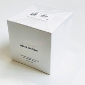 💹90✍️专柜版本
LV七龙珠香水小样10ml七件套!内含:10ml×10。味道:
10ml风中玫瑰(RosedesVents)
10ml星情(EtoileFilante)
10ml动心(CeurBattant)
10ml追梦(Attrape-Rêves)
10ml暗涌(MatièreNoire)
10ml破晓(LeJourSeLève)
10ml逸时(HeuresdAbsence)