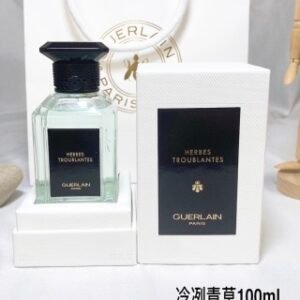 💹75✍️专柜版本
流露,倾心玫瑰,断货✔️娇兰新艺术沙龙系列香水100ml!味道:冷冽青草,白芷香,白色革调,栀子花,倾心玫瑰,檀韵,迷夜橙花,土耳其玫瑰。