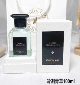 💹75✍️专柜版本
流露,倾心玫瑰,断货✔️娇兰新艺术沙龙系列香水100ml!味道:冷冽青草,白芷香,白色革调,栀子花,倾心玫瑰,檀韵,迷夜橙花,土耳其玫瑰。