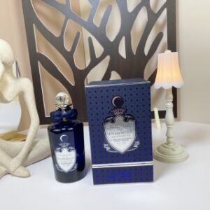 💹60✍️专柜版本
Penhaligon's Endymion Concentré 潘海利根 黑瓶牧羊少年浓情版 100ml
清新辛辣，浓郁皮革，草本花香，沉稳的少年感。原版的EDC升级为了EDP，留香时间变长了，扩散度也大大增加了。新版本不只是浓度调高，配方也发生了变化，有着淡淡的皮革气息，带着一丝甜气，沉稳而不沉闷。