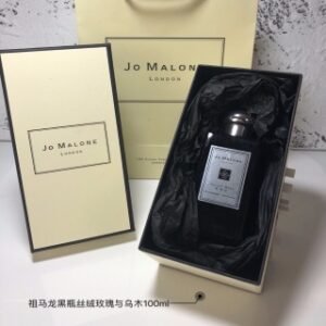 💹45✍️专柜版本，老版
祖马龙黑瓶100ml系列，现货味道，乌木与佛手柑，丝绒玫瑰与乌木，黑琥珀与姜百合，晚香玉与当归，焚香陈皮