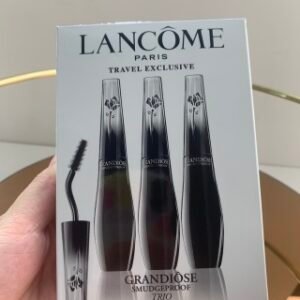 💹70✍🏻明通版本,单只
💹205✍️明通版本,三只装
兰蔻天鹅颈睫毛膏!自从被BABY、刘诗诗带上婚礼后,就变成断货人气王 每只眼睛分2部分刷,刷头的方向是不一样的,这样才可以达到最好的效果 这款睫毛膏主打刷出卷翘, 浓密, 根根分明的迷人睫毛,独特的"天鹅颈"刷头专利设计,让刷毛的过程更加顺手,完全可以照顾到每一根睫毛。
