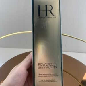 💹115✍🏻明通版本
对版对味,市面唯一对版,明通市场认可版本✔️HR赫莲娜绿宝瓶新肌水明通版200ml!绿宝瓶水,如果觉得海蓝之谜精萃液太贵的可以考虑这瓶HR绿宝瓶新肌水,是赫莲娜家的精华水,0酒精的温和配方,敏感肌必入精华水,每次用完皮肤像是喝饱水一样,水嫩嫩的。