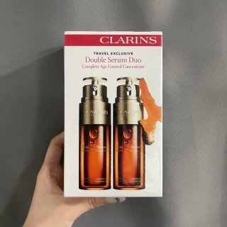 💹45✍️专柜版本,单只
💹85✍️专柜版本,两只装
娇韵诗双萃精华2件套🔜实拍📸现货✔专柜微雕底部,内壁,管身带暗码logo✔ 正品质量!步步到位🤝️易吸收抗初老熬夜修护保湿,水油黄金配比!一款不管你宿醉,熬夜,失眠,只要临睡涂上之后,第二天绝对元气满满面色明亮的精华✨对付干纹法令纹有明显效果,大干皮沙漠皮基本一晚上就能就回来了,很多妹子的初期抗老选择,有很好的修复功能👍敏感肌也可以用,还可以改善红血丝!孕妇首选💢