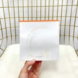 💹48✍️专柜版本
爱马仕星光系列100ml！味道：796861橘彩，蓝彩。