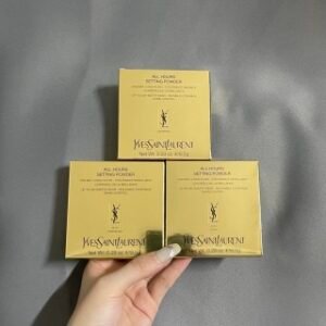 💹40✍️专柜版本
圣罗兰恒久粉饼老版8.5g!色号:00-b10-b20。