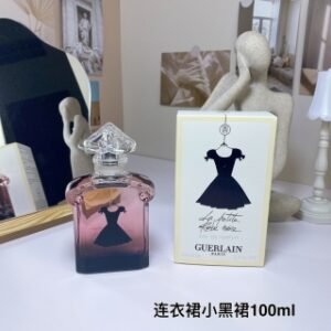 💹50✍️专柜版本
Guerlain娇兰连衣裙小黑裙女士浓香EDP 100ml
香调:东方香草
前味:黑樱桃、红浆果、杏仁
中味:甘草精、玫瑰、茶
后味:香草、大茴香、熏草豆