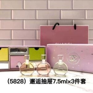 💹45✍🏻专柜版，
香奈儿邂逅香水小样7.5ml三件套礼盒版！7.5ml×3配礼袋。味道：黄色，粉色，绿色。