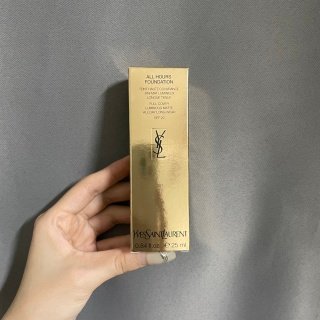 💹35✍️专柜版本
圣罗兰浮雕恒久粉底液23款25ml!色号:LC1-LC2-LC3-LN1-LN4。