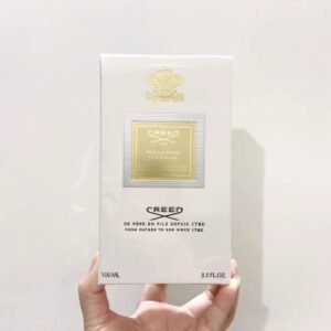 💹60✍🏻专柜版本
克雷德信仰千年帝国香水100ml！这个款来头可大啊，这个是为阿拉伯国王沙特国王量身订制的香水。1994为庆祝CREED142周年并且是欧洲皇室御用的香水供应而上市的香水，融合东方调的木香与麝香调和生气蓬勃的海洋调。