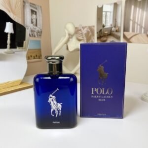 💹50✍️专柜版本
拉夫劳伦 保罗蓝色马球 香水125ml Ralph Lauren Polo Blue,
品牌：拉尔夫·劳伦
香调：馥奇香调
前调：香瓜橘子黄瓜
中调：罗勒鼠尾草老鹳草
后调：麝香木质香绒面革
属性：男香
调香师：Christophe Laudamiel,Carlos Benaim
标签：水生水感浓郁清新辛辣绿叶
