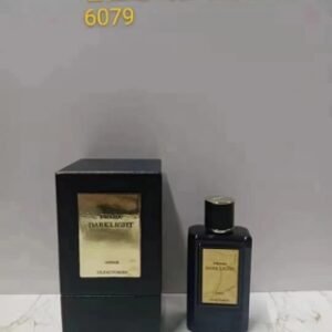 💹70✍️专柜版本
普拉达 黑瓶香水100ml,3️⃣味🔜黑夜之光,黄金顶峰,灵异列车
