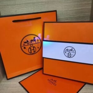 💹52✍️明通版本
爱马仕口红小样五件套/明通版
🔜 明通版.高质量❗ 🇺🇸Hermes爱马仕 口红小样套装💄
细节对版☑️5色 21# 75# 64# 85# 68#
市场最高质量专柜版礼盒配手袋+紫外线光防伪码
爱马仕小样1.5g迷你装五件套:带中文标！
21#亮光+75#亮光+85#亮光+64#亮光+68#哑光
1打12盒     1件48盒，，