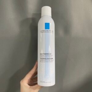 💹25✍️专柜版本
理肤泉补水喷雾300ml🔜实拍📸现货❗️理肤泉舒缓调理，补水保湿喷雾300ml，适合各种肤质！痘痘肌可以选择这个哦！舒缓、抗过敏、增强肌肤抗老化能力、减缓肌肤炎症！一年四季必败，电脑手机族，皮肤干随时喷一喷[得意]功效：抗炎，祛痘减缓肌肤炎症反应，止痒，抗过敏，舒缓，镇静肌肤，抗自由基，增强肌肤的抗老化功能，增强肌肤的保护功能！重点，喷头好，水质细腻，对毛孔收缩有效！理肤泉补水保湿喷雾300ml💢