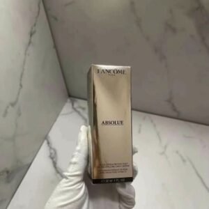 💹85✍🏻明通版，
细节全对版，明通市场认可版本✔️兰蔻菁纯精华乳明通版30ml！淡纹面部紧致细腻丰盈保湿。适合肤质：任何肌肤，但不表示任何人都不会过敏的哦！所含成分：1、菁纯柑橘精油，2、盈润山茶精油。