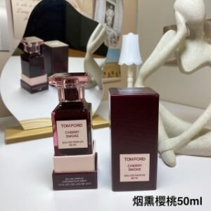 💹45✍️专柜版本
TF香水23新款!味道:50ml烟熏樱桃,电光樱桃,100ml烟熏樱桃,电光樱桃。