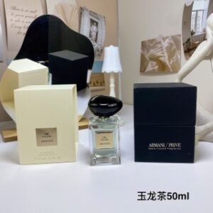 💹48✍️
阿玛尼私藏系列香水！味道：玉龙茶50ml，苏州牡丹50ml，玉龙茶100ml，苏州牡丹100ml，玉龙茶幻沙100ml，苏州牡丹幻沙100ml