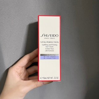 💹45✍🏻专柜版,
资生堂悦薇智感焕白眼霜15ml!名字好长...人生中第一次用眼霜就选了资生堂还好用下来效果不错,一些原因导致必须要熬夜原本没有黑眼圈的我眼下都开始 泛黑了而且隐隐有长干纹的趋势坚持用了一段时间的眼霜!明显发现黑眼圈淡化眼周变得滋润~而且不会导致脂肪粒小年轻们用这款应该是足够的总之就是很喜欢 以后没有别的眼霜种草应该会回购💢