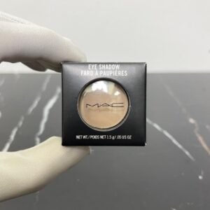 💹8✍️专柜版本
MAC鼻影小样1.5g🔜不入这个肯定要后悔!!!! 史上最强鼻影修容!搭配任何一个高光就美翻天👃不假不浓,上脸无敌自然。就算叠多了也没有脏妆的感觉。便宜大碗‼当鼻影草鸡棒,让你立刻拥有一个挺拔的鼻子!当眼影也可以加深双眼皮,日常伪素颜必备。