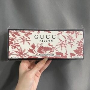 💹45✍️专柜版本
古驰繁花Q版小样五件套/长盒5mlx5
套装内含：红花悦+绿花悦+黑花悦+果香花悦，各5ml