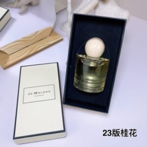 💹50✍️专柜版本
桂花OSMANTHUS BLOSSOM
祖玛珑祖马龙2023游园惊梦花开限定系列100ml
前调：苦橙叶
中调：桂花
尾调：羊绒木
