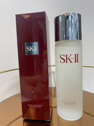💹100✍️明通版本
SK2清莹露明通版230ml,可配中文标,细节全对版,正品质量,明通市场认可版本✔️