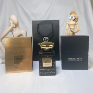 💹55✍️贵族
💹60✍️孔雀
阿玛尼私藏系列香水100ml！味道：贵族私藏，绿色孔雀石，红色孔雀石！