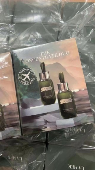 💹190✍🏻专柜版,
可配3标,细节全对版,支持对比✔️海蓝之谜修复精华两件套中免版!内含:50ml×2。