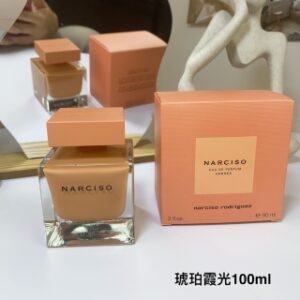 💹50✍️专柜版本
纳西素narciso琥珀霞光女士香水100ml
前调：马达加斯加依兰依兰 缅栀子
中调：琥珀 麝香
尾调：雪松 克什米尔木香