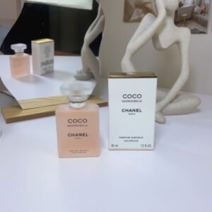 💹45✍️专柜版本
香奈儿摩登coco头发喷雾CHANEL的发香喷雾，35ml精致的磨砂小瓶子，小小瓶超级便携[害羞]