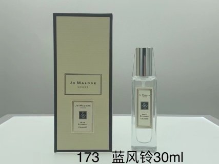 💹40✅专柜版,
祖马龙香水经典款30ml,8个味道如下:
蓝风铃,英国梨与小苍兰,鼠尾草与海盐,黑莓,青柠,橙花,杏桃花与蜂蜜,牡丹与胭红麂绒。