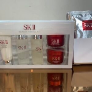 💹80✍️专供明通市场
sk2中样九件套 ,超划超算哦,skii的销畅爆款都在里面了,sk2/skii旅行中样9件套装,内含:洗面奶20g,神仙水30ml,清滢露30ml,大瓶红面霜滋润15g,大红瓶面霜清爽15g,前男友面膜4片,明通正品质量,可配中文标签,需要下单备注!配礼品袋!